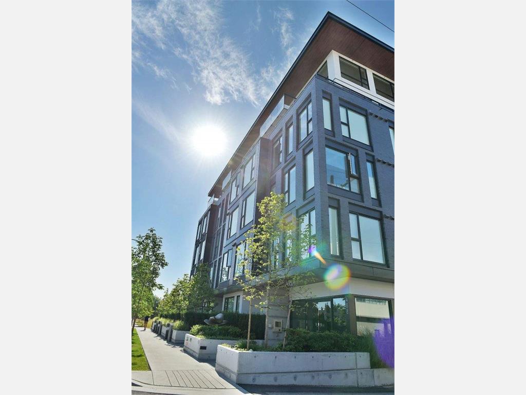 488 West 41st Avenue