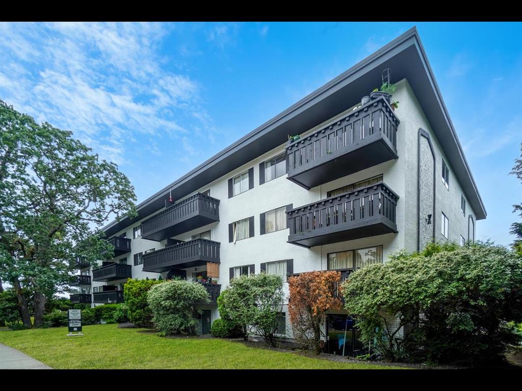 1007 Esquimalt Road