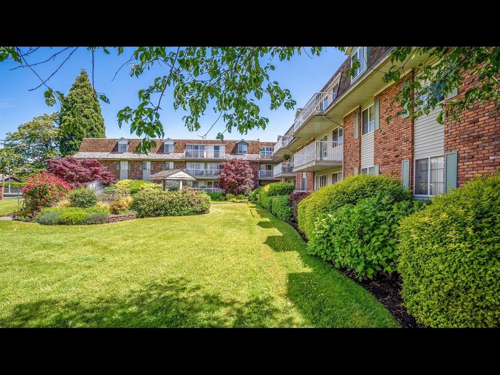1701 cedar hill cross road, victoria Apartment for Rent
