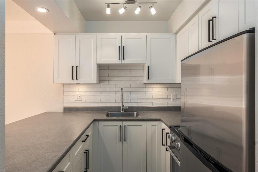 950 Rockland Ave.