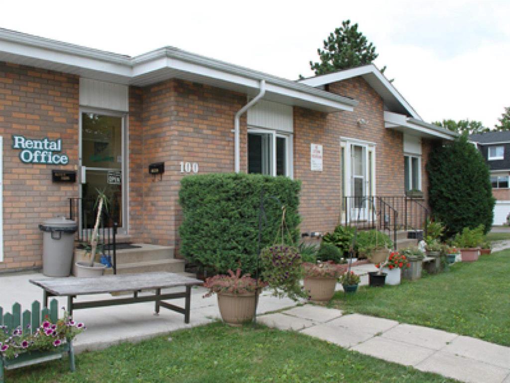 195 Denistoun St, Welland Townhouse for Rent
