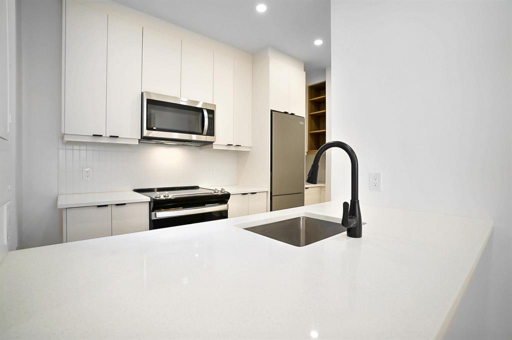 2112 Claremont