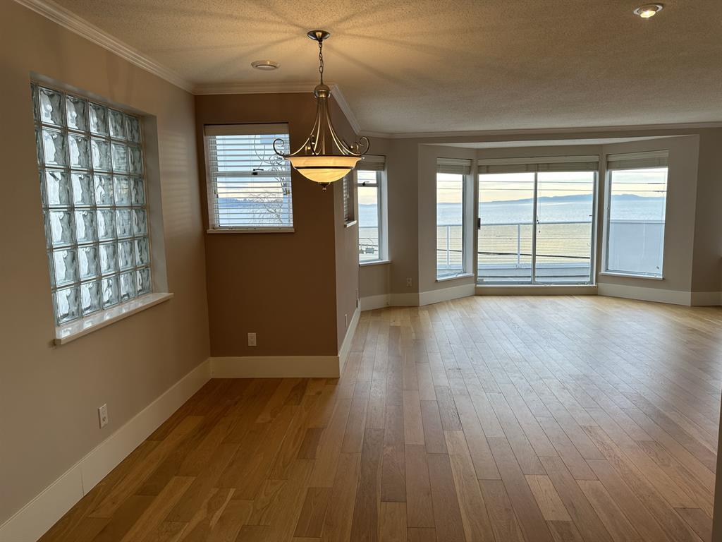 15563 Marine Dr, White Rock Townhouse for Rent