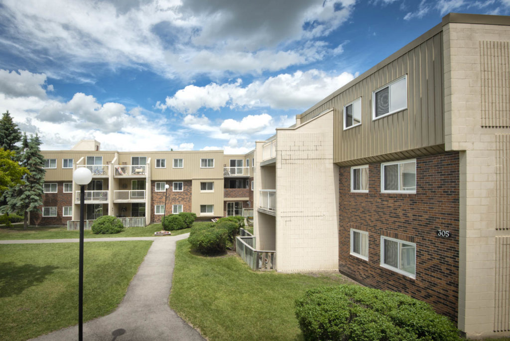 301 /305 Mandalay Drive, Winnipeg Apartment for Rent