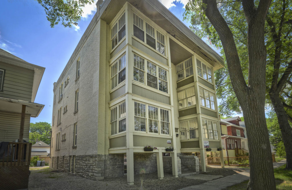 526 Walker Avenue, Winnipeg Apartment for Rent