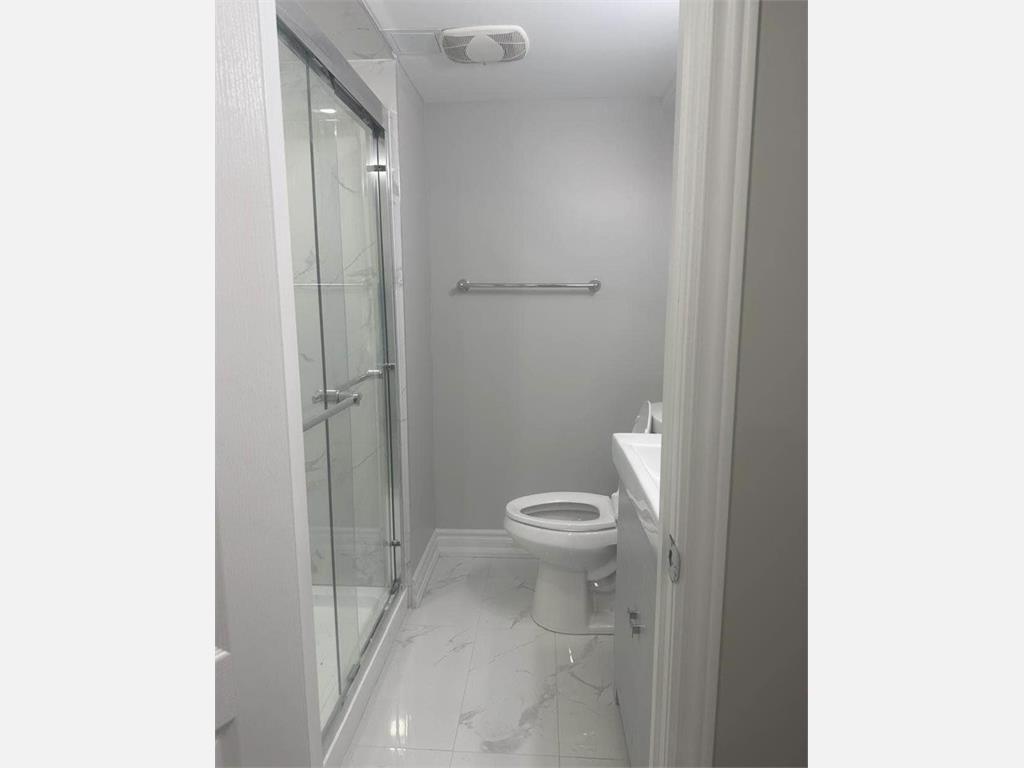 389 Balmoral Street , Winnipeg , MB R3B 2P7